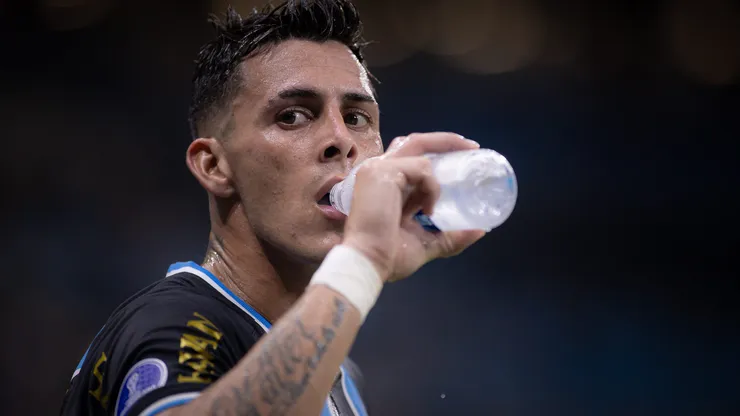 Pavón tem futuro indefinido.
