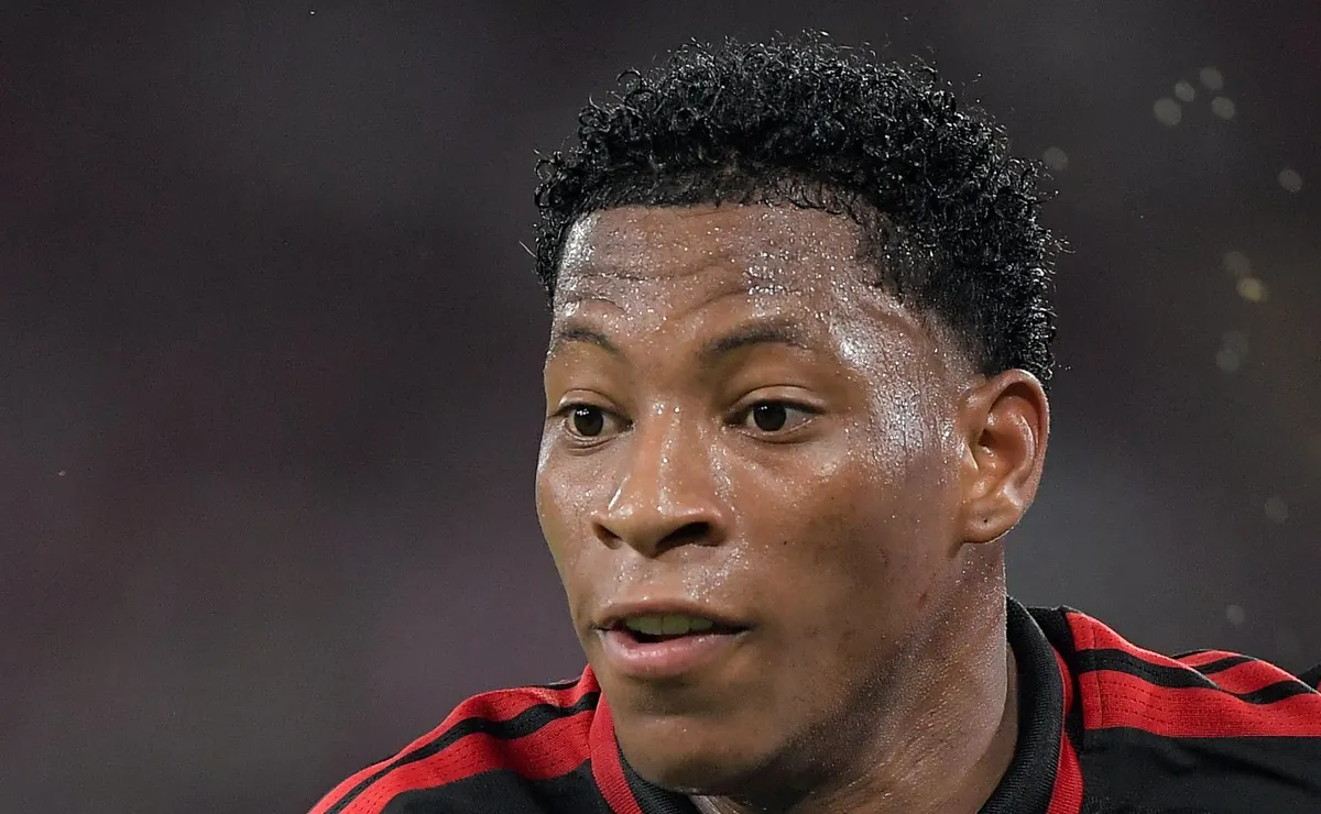 BAP e Leonardo Jardim entendem que o Flamengo não pode perder Plata e saída perde força