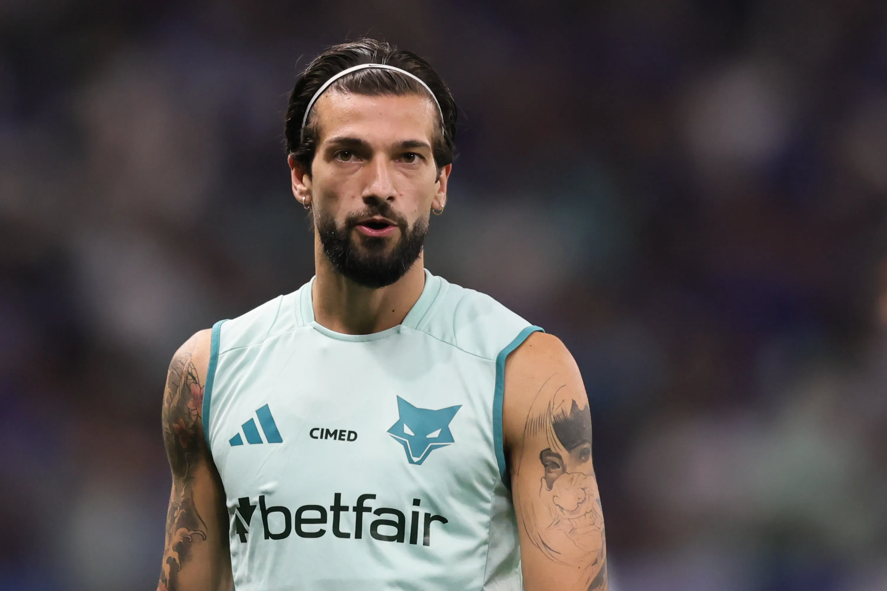 Lautaro Díaz não se destacou pela Raposa. Foto: Gilson Lobo/AGIF