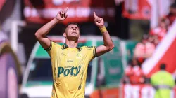 André Luis jogador do Mirassol comemora seu gol durante partida contra o Internacional. Foto: Maxi Franzoi/AGIF