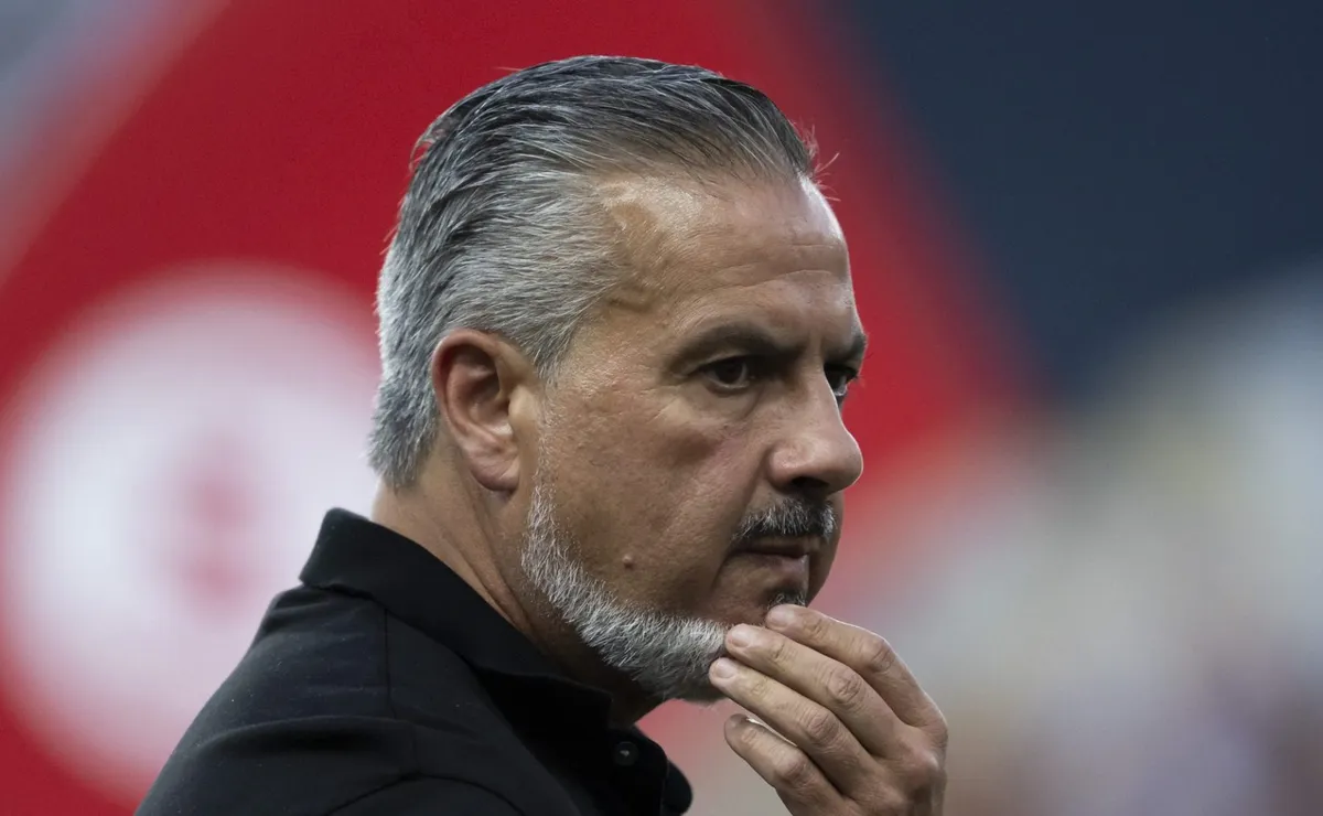 José Boto provoca Abel Ferreira e esquenta rivalidade de Flamengo x Palmeiras: “Muito choro”