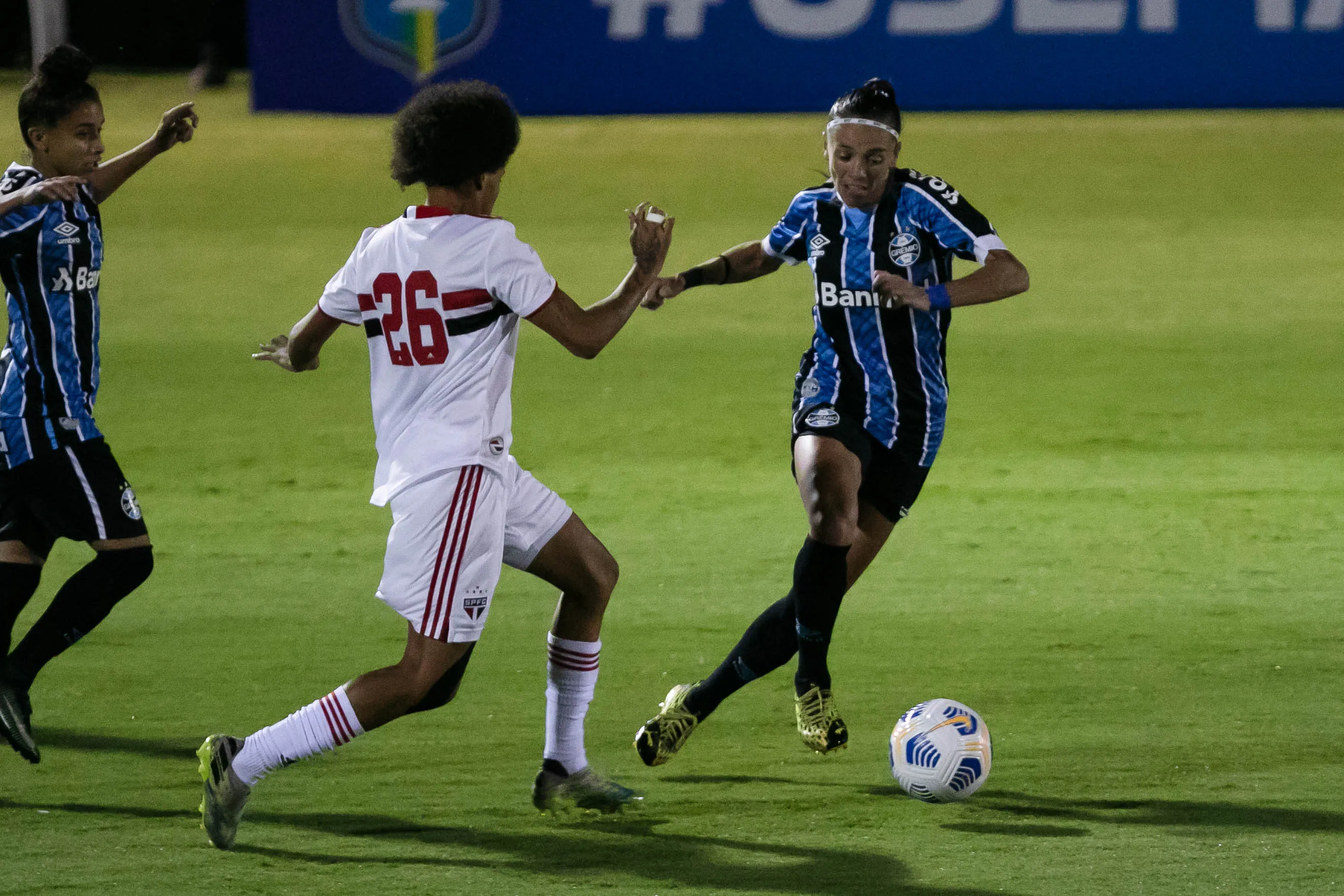 São Paulo x Grêmio. Foto: Rebeca Reis/AGIF