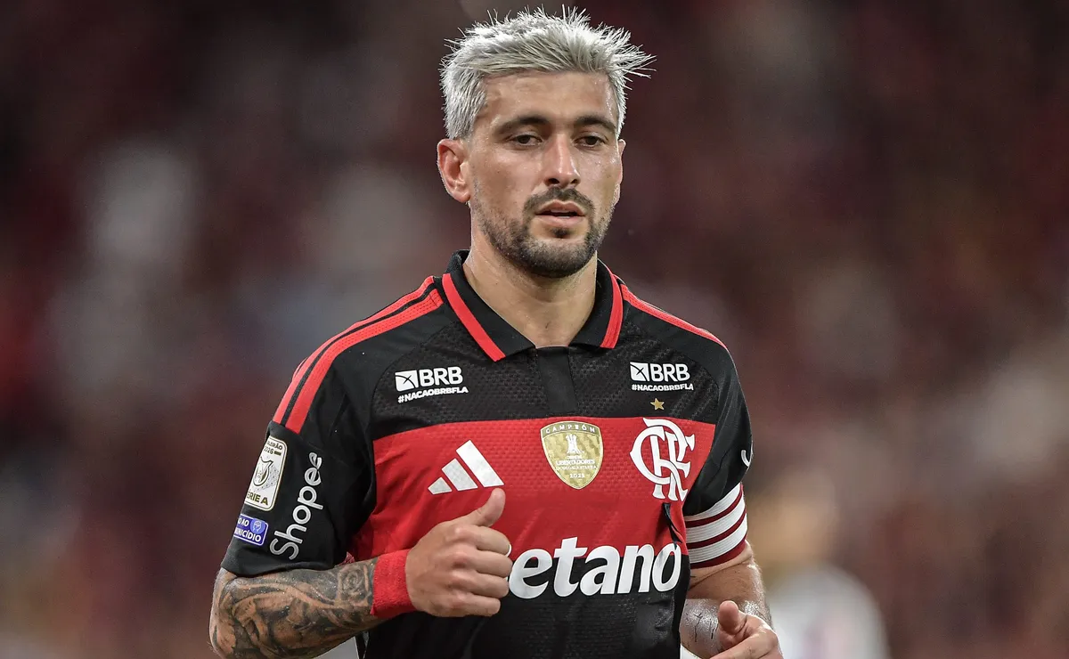 Vitória x Flamengo: superioridade de Arrascaeta impressiona contra Matheuzinho antes da Copa do Brasil