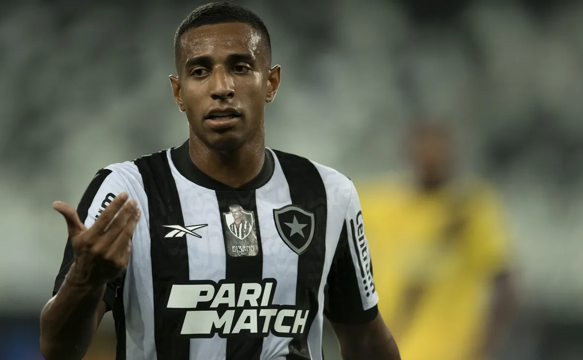 Corinthians abre conversas por Victor Sá, mas Inter e Botafogo entram na disputa