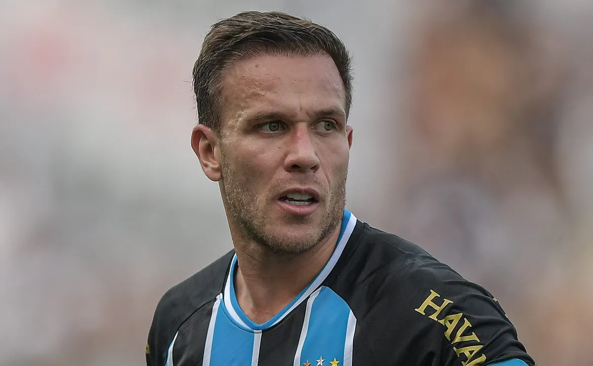 Grêmio prepara homenagem para Arthur e Pavón contra o Confiança pela marca de 100 jogos pelo clube
