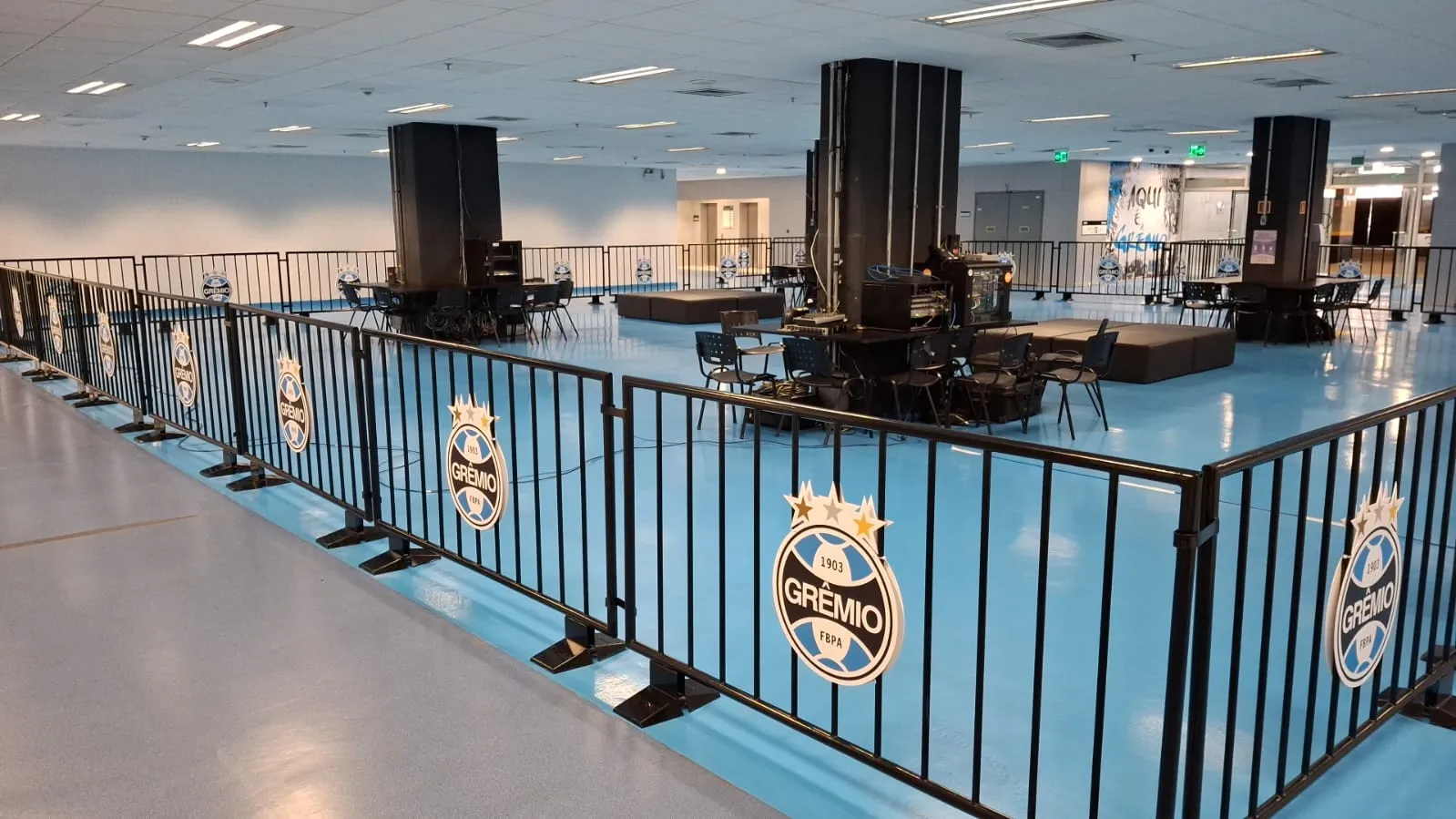 Zona mista da Arena do Grêmio – Foto: Diego Torbes/Better Collective