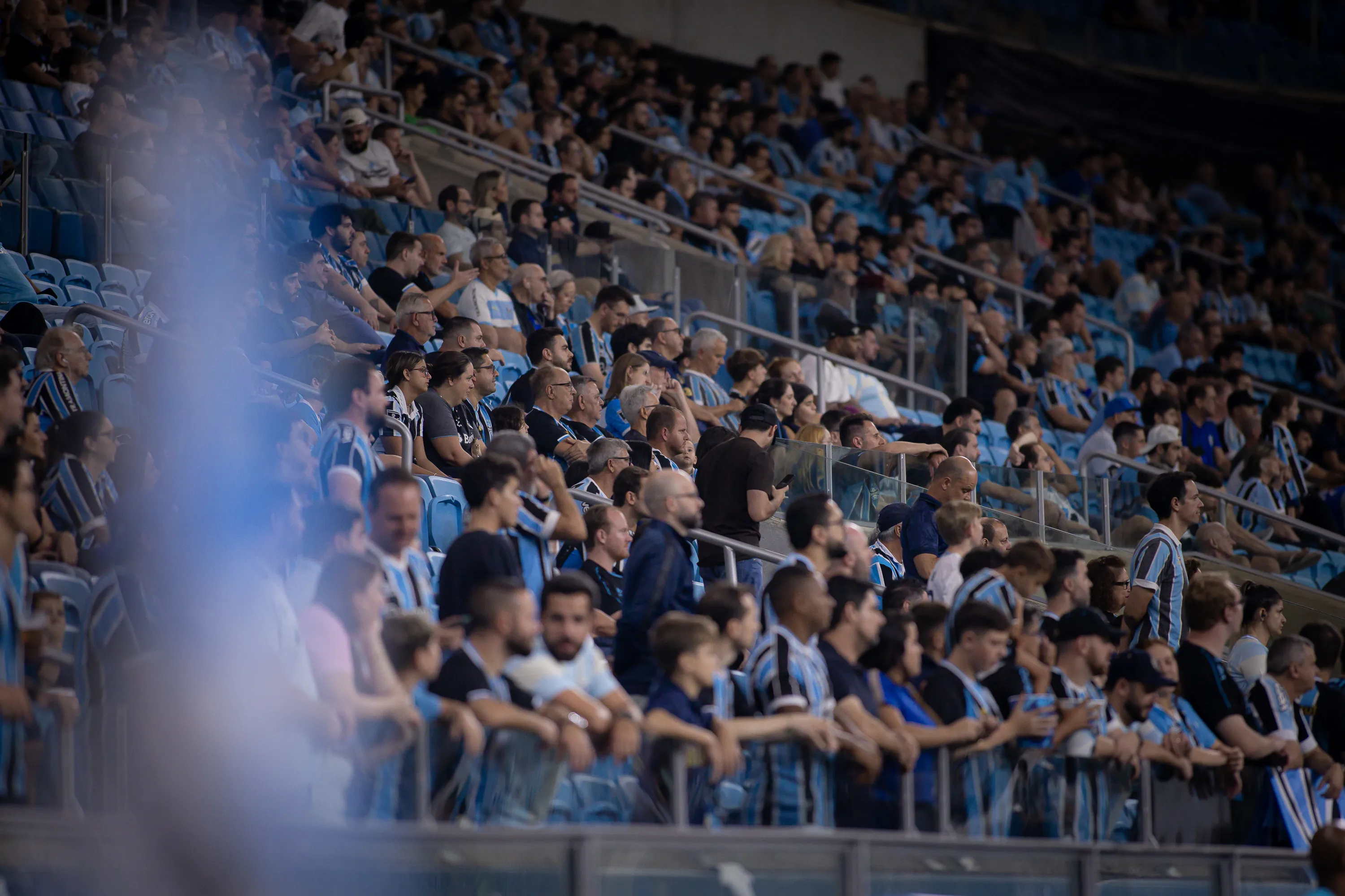 Torcida do Grêmio durante partida contra Deportivo Riestra na Sul-Americana 2026. Foto: Maxi Franzoi/AGIF