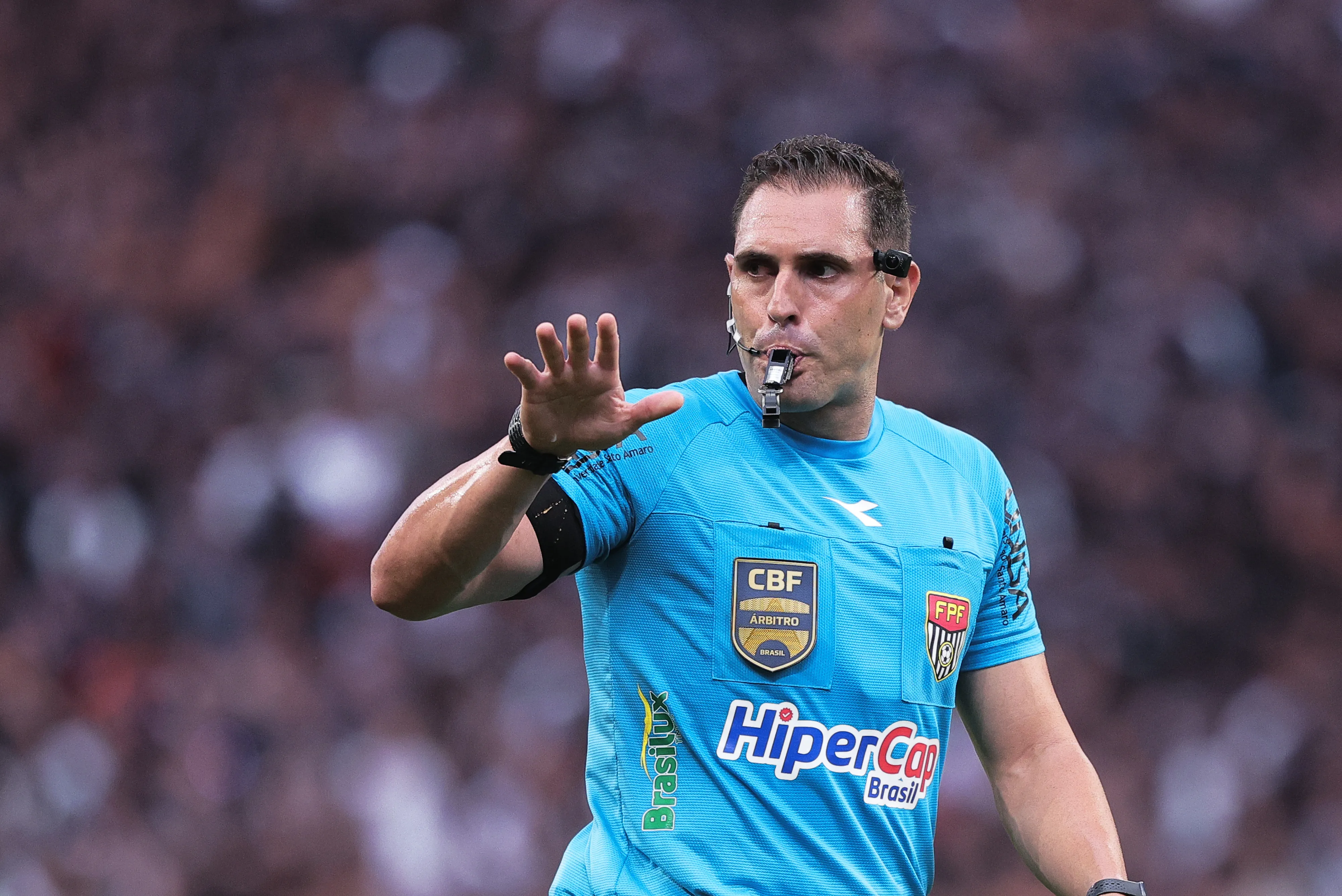 Árbitro João Vitor Gobi. Foto: Ettore Chiereguini/AGIF