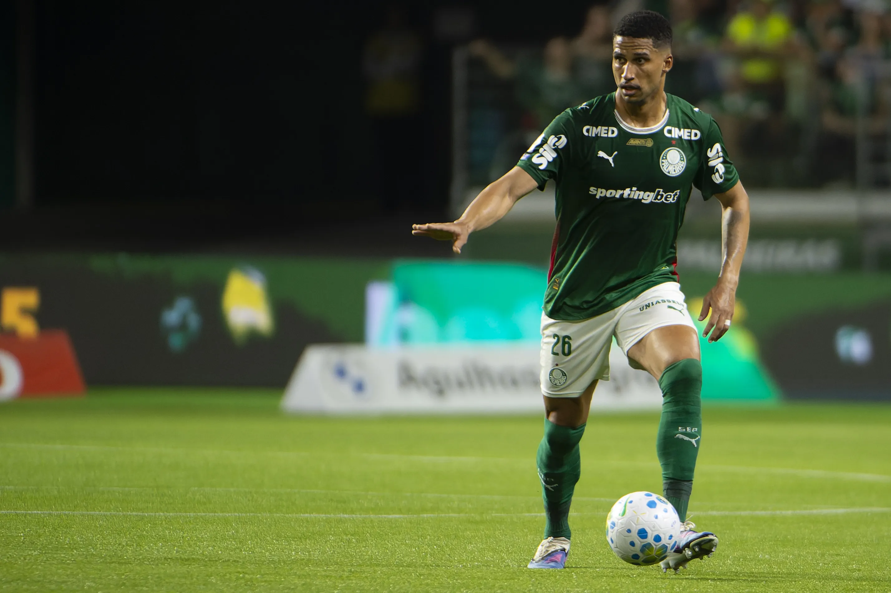Murilo deixou o jogo antes do previsto. Foto: Anderson Romão/AGIF