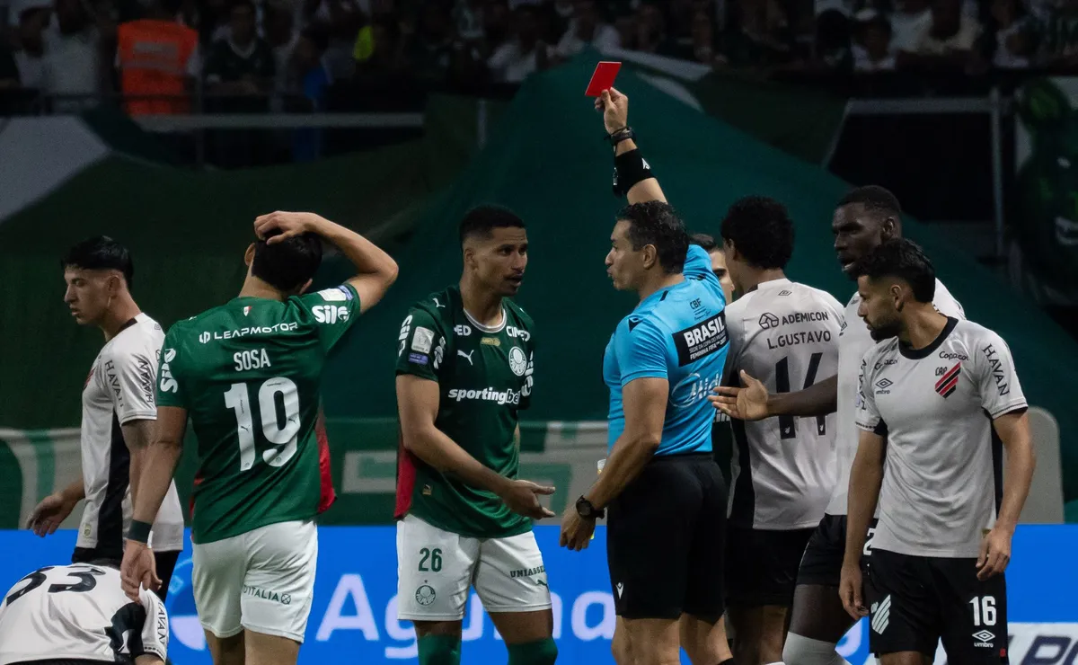 STJD denuncia Murilo e preparador do Palmeiras após jogo contra Athletico-PR
