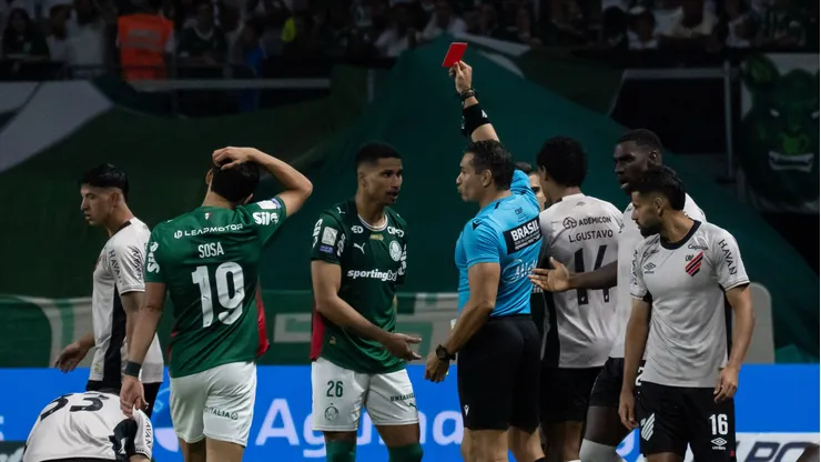 Momento da expulsão de Murilo
