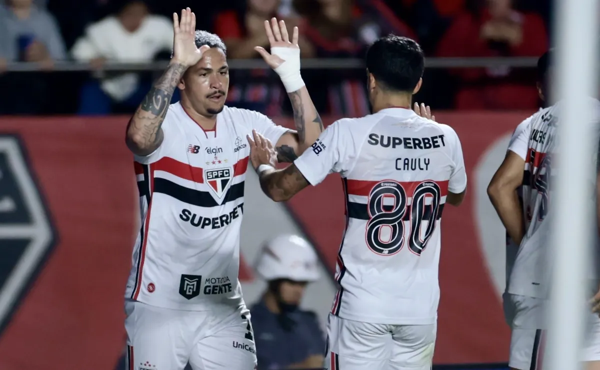 São Paulo perde muitas chances, mas vence o Juventude no MorumBIS pela ida da Copa do Brasil