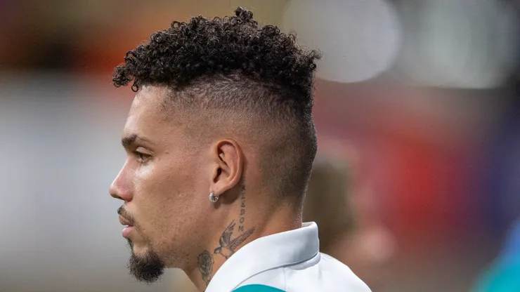 Paulinho jogador do Palmeiras durante partida contra o Bahia no estadio Arena Fonte Nova pelo campeonato Brasileiro A 2026. Foto: Jhony Pinho/AGIF