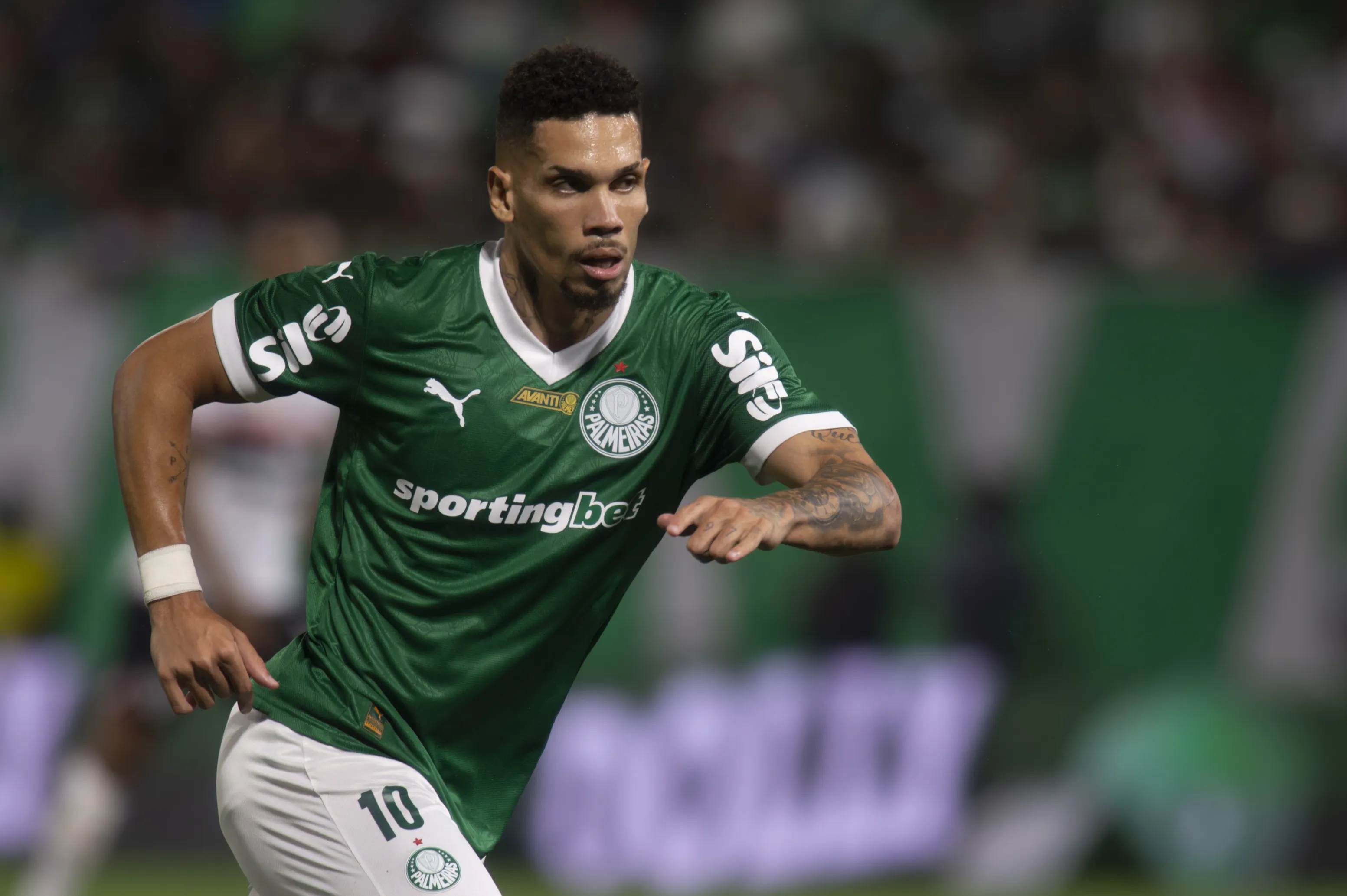 Paulinho jogador do Palmeiras durante partida contra o Sao Paulo no estadio Arena Barueri pelo campeonato Brasileiro A 2025. Foto: Anderson Romao/AGIF