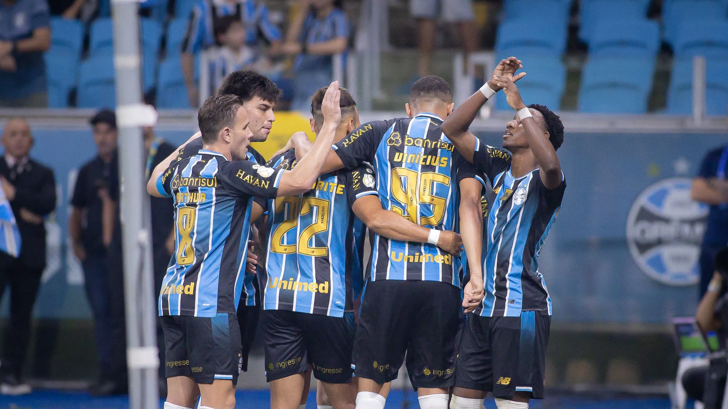 Grêmio larga na frente no confronto