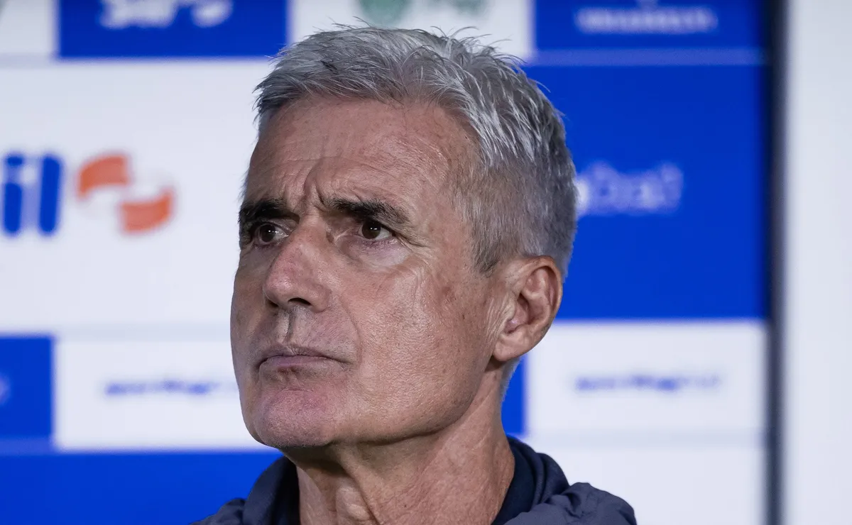 Luís Castro alivia pressão após vitória contundente sobre o Confiança na Copa do Brasil