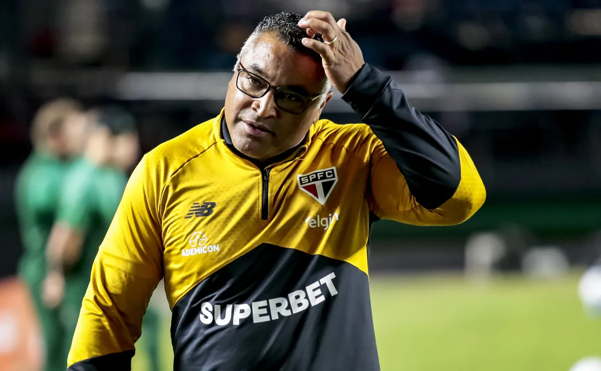 Diretor do São Paulo ironiza críticas a Roger e a Rui Costa: “Que gol eles perderam?”