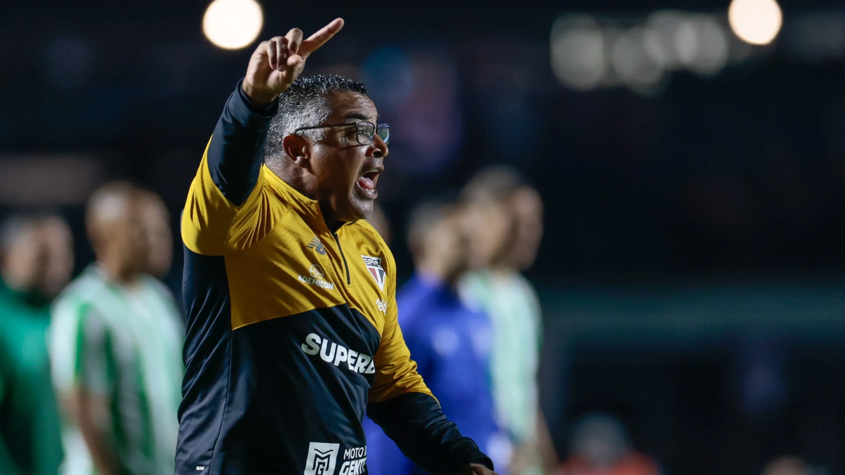 Roger Machado durante partida contra o Juventude no  Morumbis . Foto: Marcello Zambrana/AGIF