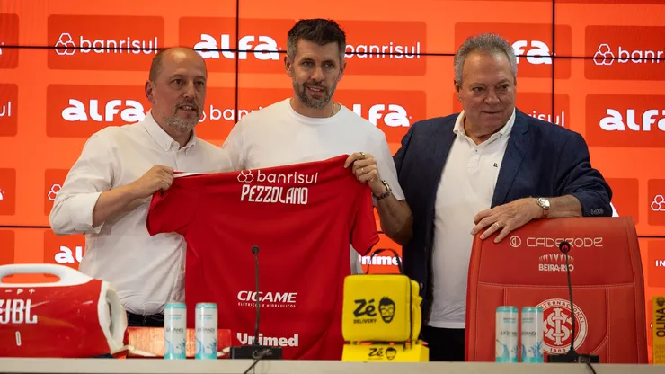 Alessandro Barcellos (E) nunca conseguiu disputar as quartas da Copa do Brasil