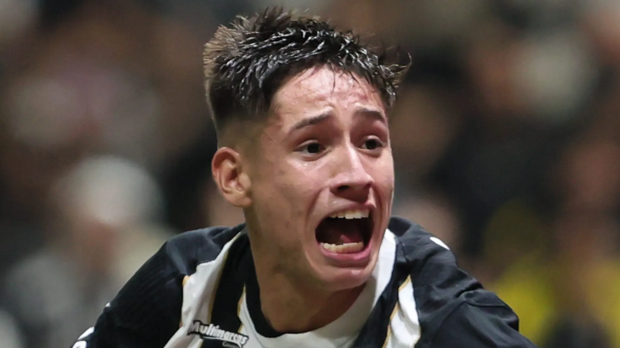 Ivan Roman no Galo. Foto: Gilson Lobo/AGIF