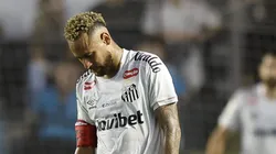 Neymar e Santos conversam nos bastidores. Foto: Miguel Schincariol/Getty Images