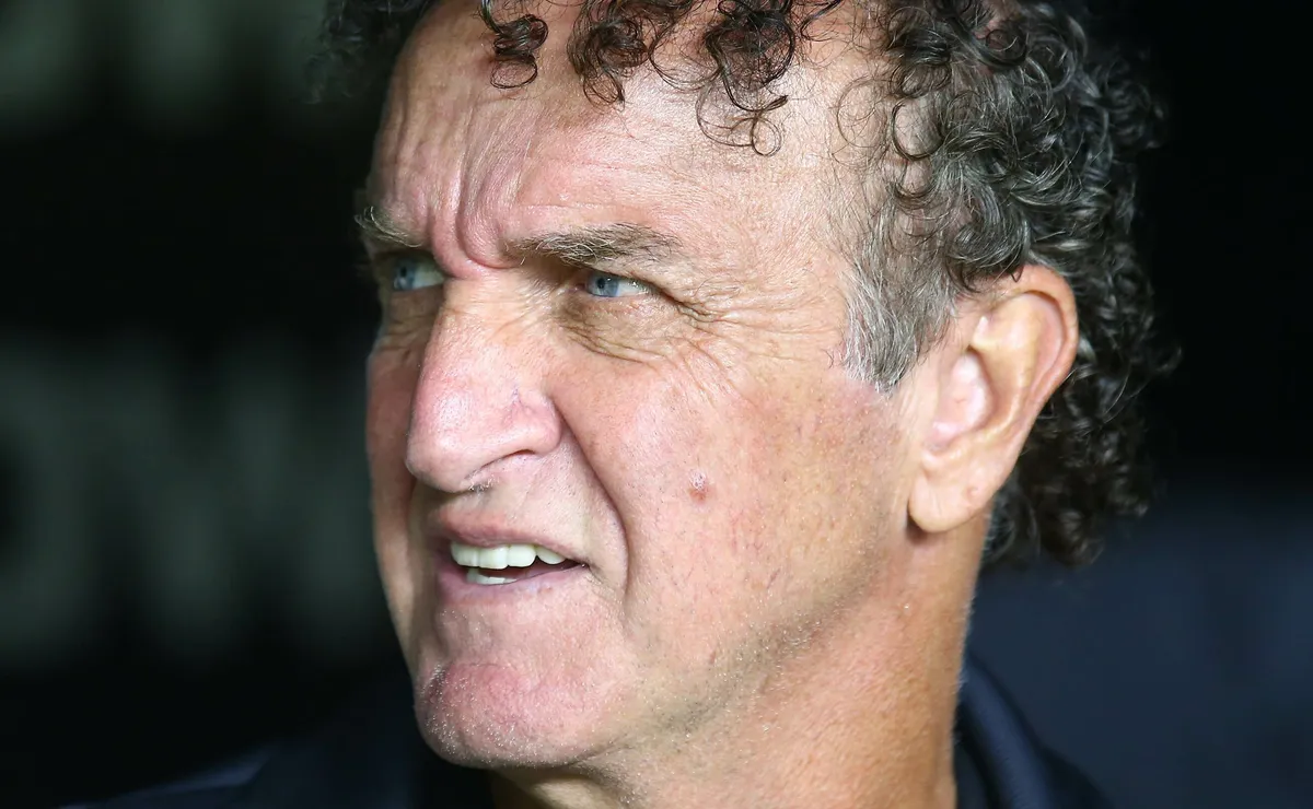 Cuca sustenta 90% de aproveitamento do Santos em casa contra o Coritiba na Copa do Brasil