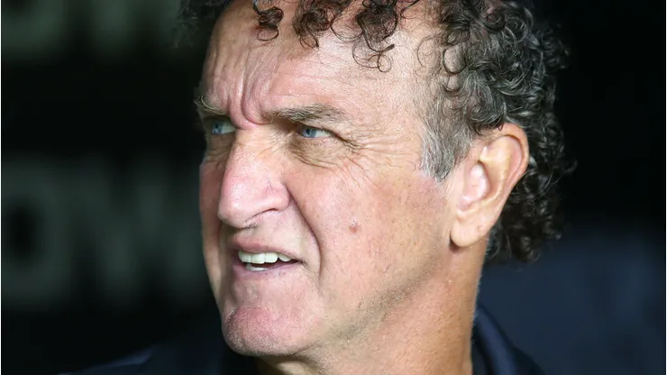 Cuca durante empate contra o Recoleta (PAR) na Copa Sul-Americana