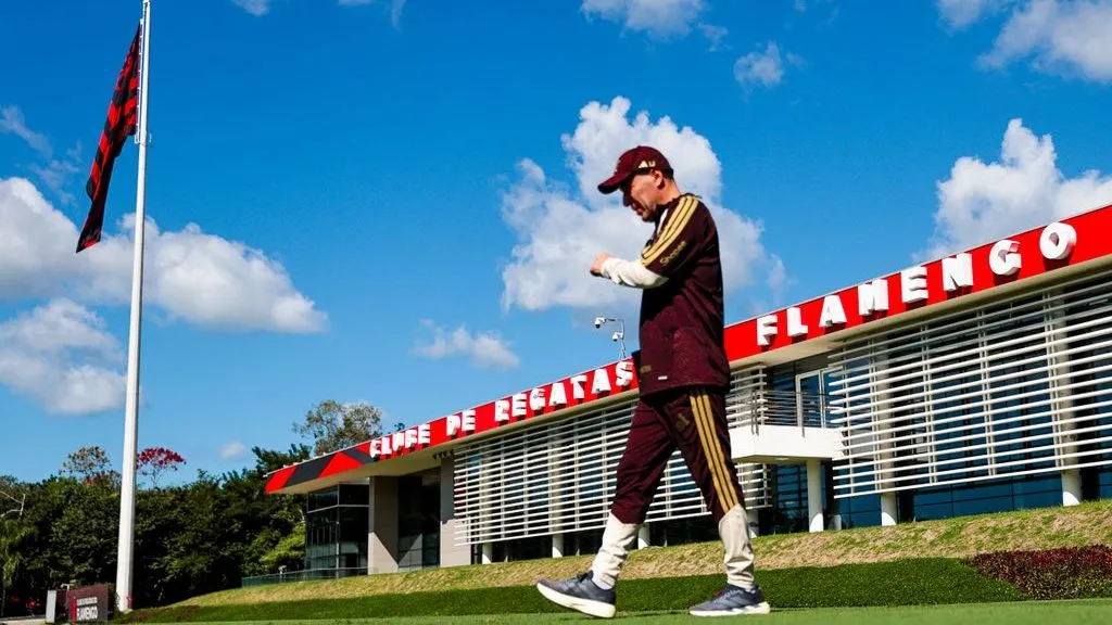 Leonardo Jardim durante preparação do Mengão no Ninho do Urubu – Foto: Gilvan de Souza