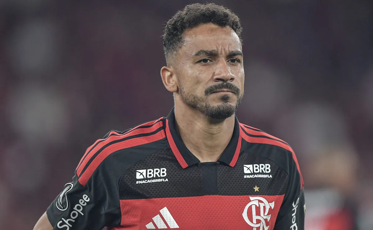Danilo adia decisão sobre renovação e aguarda Copa no Flamengo