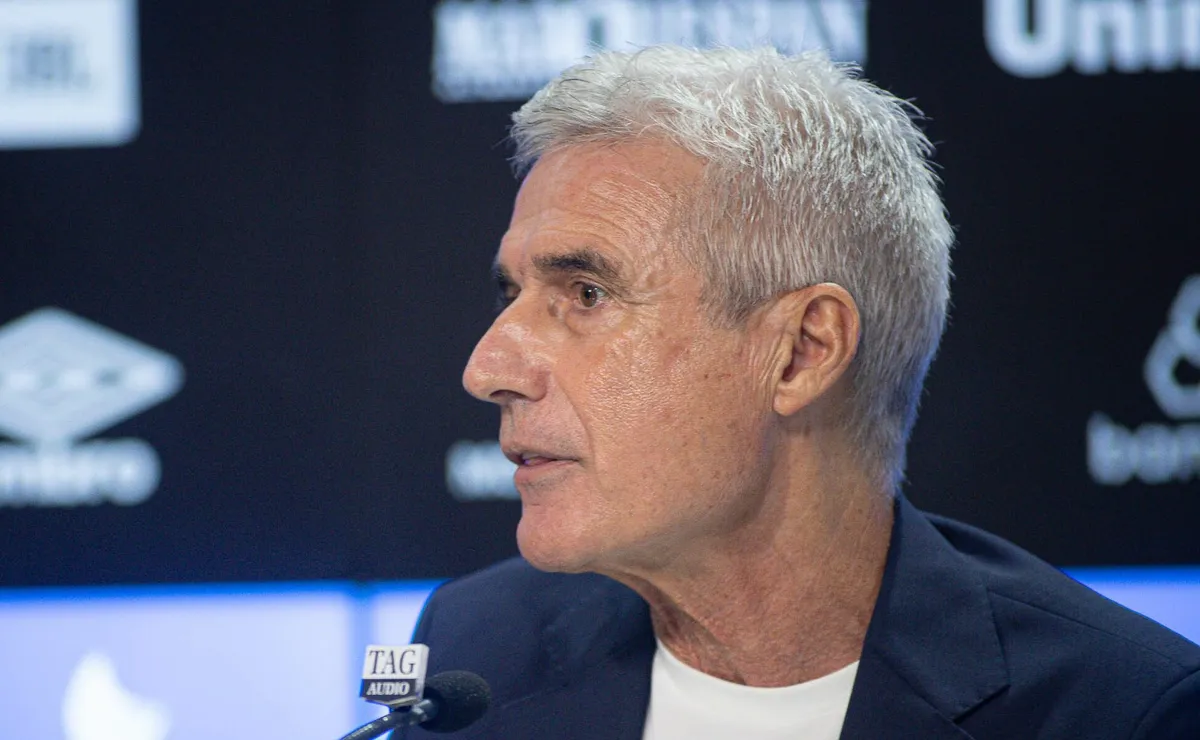 Luís Castro explica cortes e justifica ausências no Grêmio: “Não foi porque trabalharam mal”