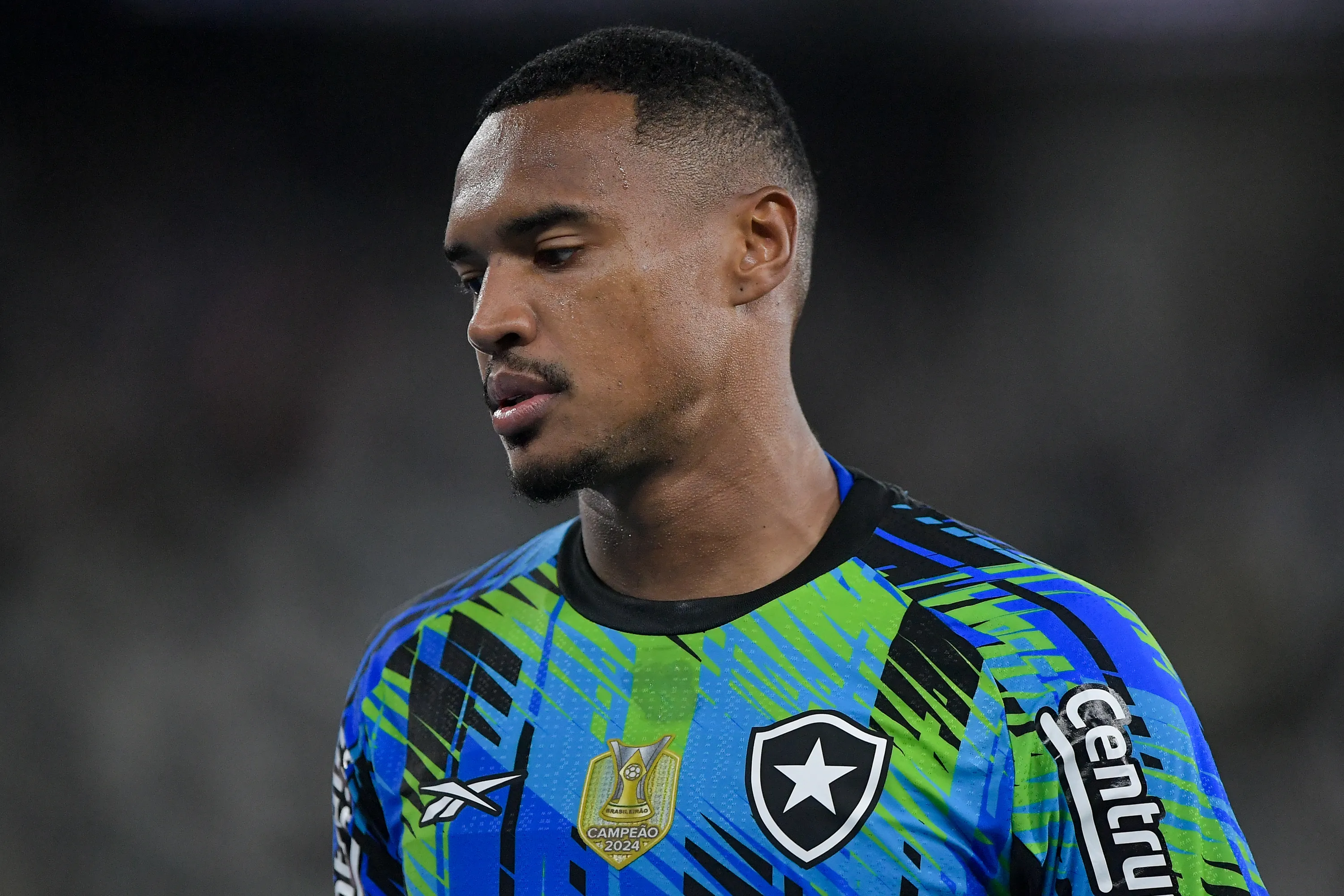 RJ – RIO DE JANEIRO – 17/08/2025 – BRASILEIRO A 2025, BOTAFOGO X PALMEIRAS – John goleiro do Botafogo durante partida contra o Palmeiras no estadio Engenhao pelo campeonato Brasileiro A 2025. Foto: Thiago Ribeiro/AGIF