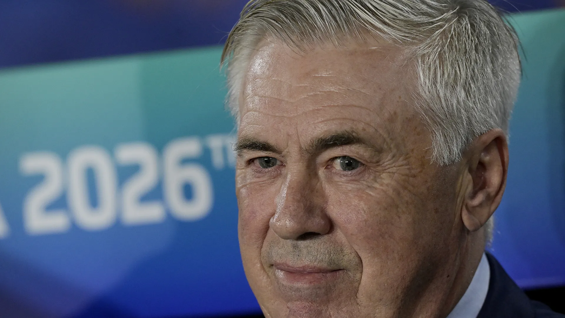 Ancelotti durante partida nas Eliminatórias para a Copa do Mundo – Foto: Alexandre Loureiro/AGIF