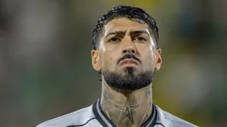 Alexander Barboza com a camisa do Botafogo.