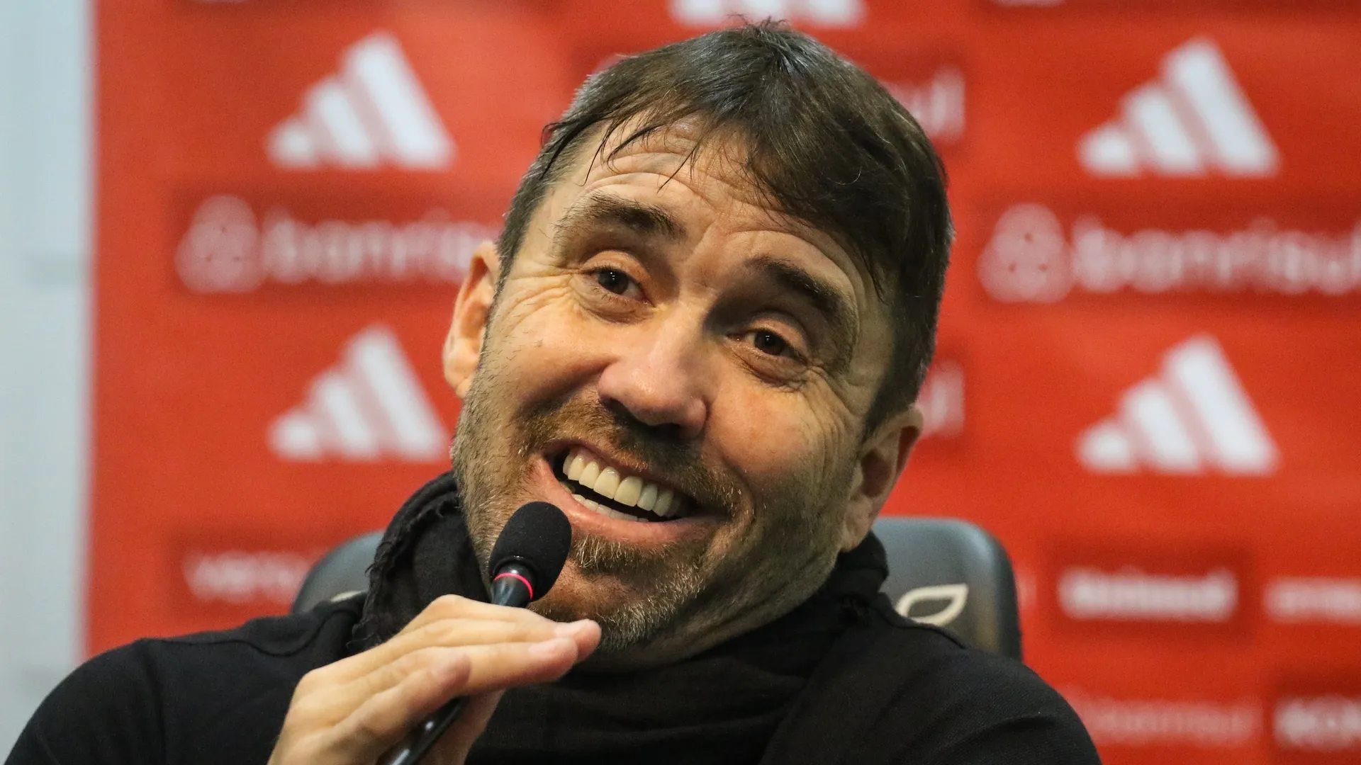 Eduardo Coudet trabalhou duas vezes no Beira-Rio – Foto: Leonardo Hübbe/AGIF