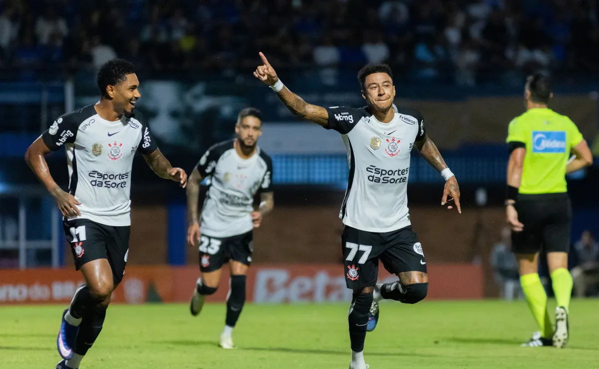 Lingard marca pelo Corinthians e se torna primeiro inglês a fazer gol na Copa do Brasil