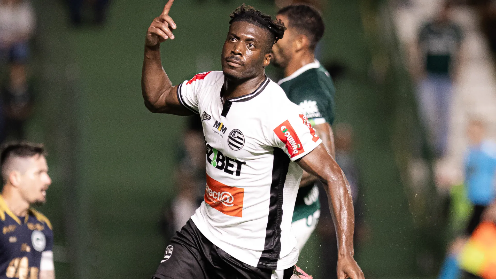 Ronaldo Tavares é o artilheiro da Série B – Foto: Mateus Dutra/AGIF