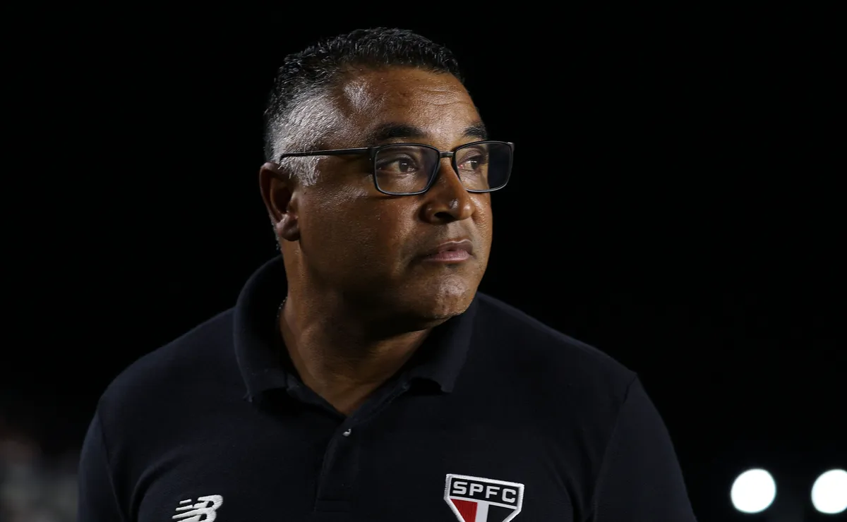 Roger avalia pressão pesada no São Paulo e admite confiança para reverter o cenário: “Sigo forte”