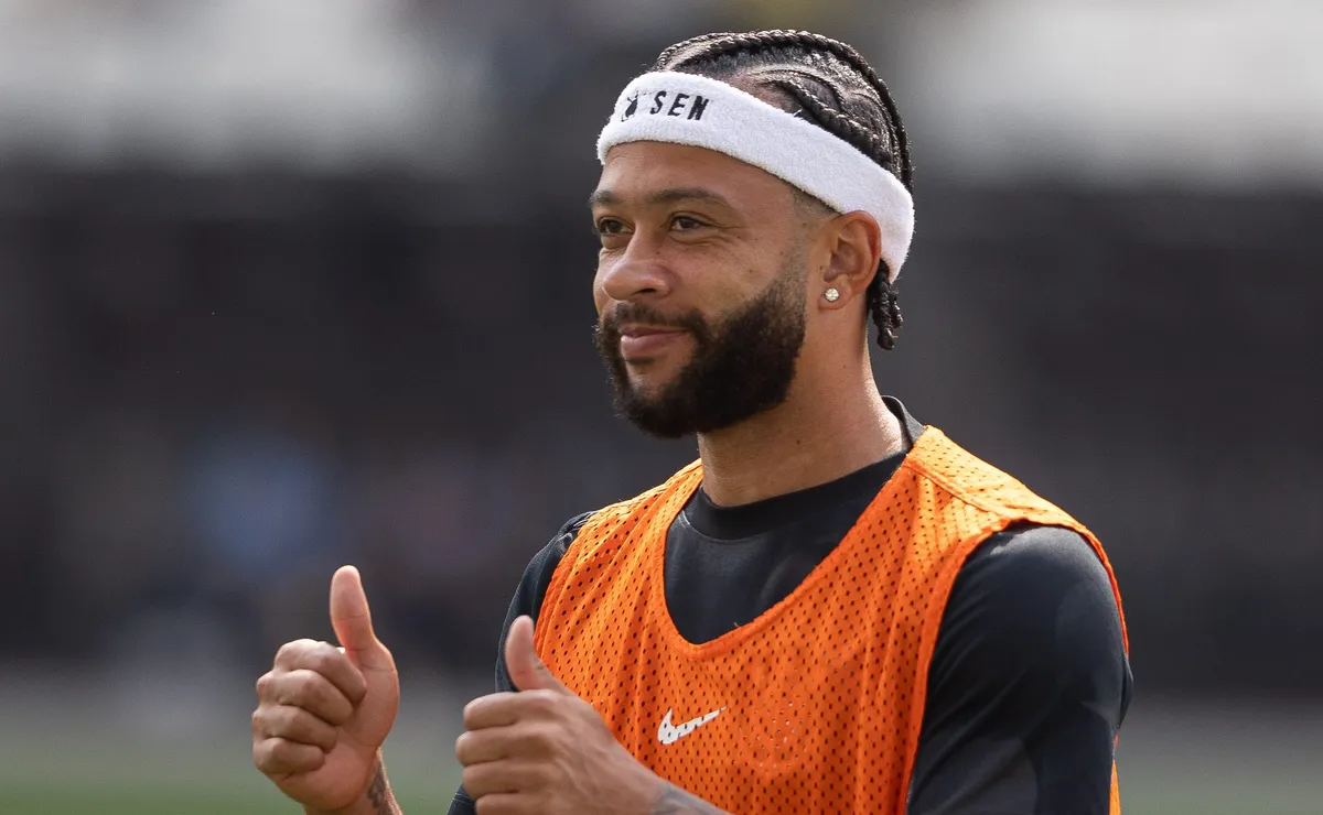 André Hernan confirma e Memphis Depay quer renovar contrato no Corinthians: “Já houve uma conversa”