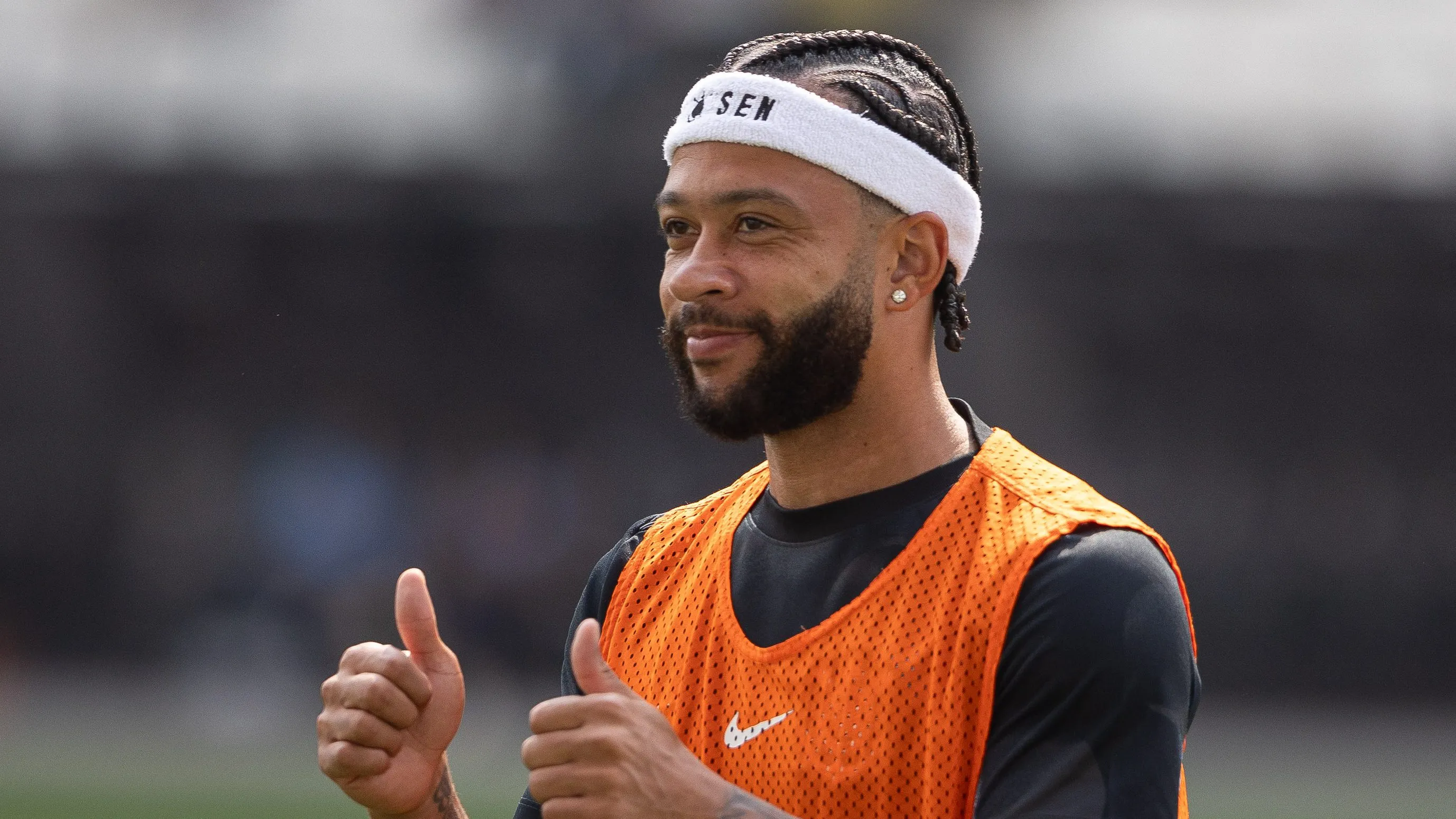 Memphis Depay quer ficar no Corinthians - Foto: Joisel Amaral/AGIF.