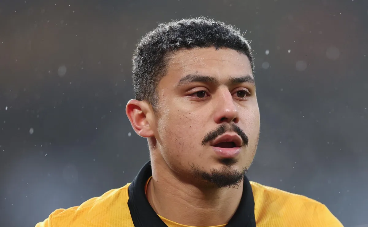 Leeds aceita apagar R$ 204 milhões por André e Palmeiras descarta contratação do volante