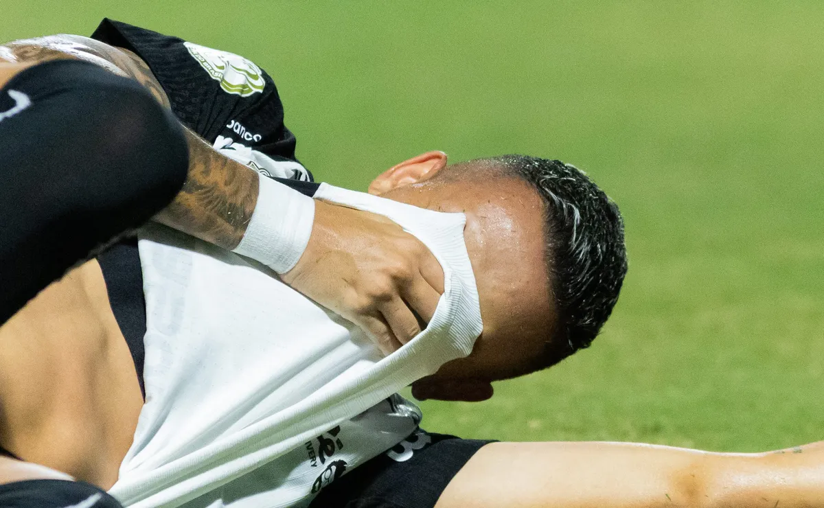Kayke rompe ligamento do joelho, passará por cirurgia e só deve voltar no Corinthians em 2027