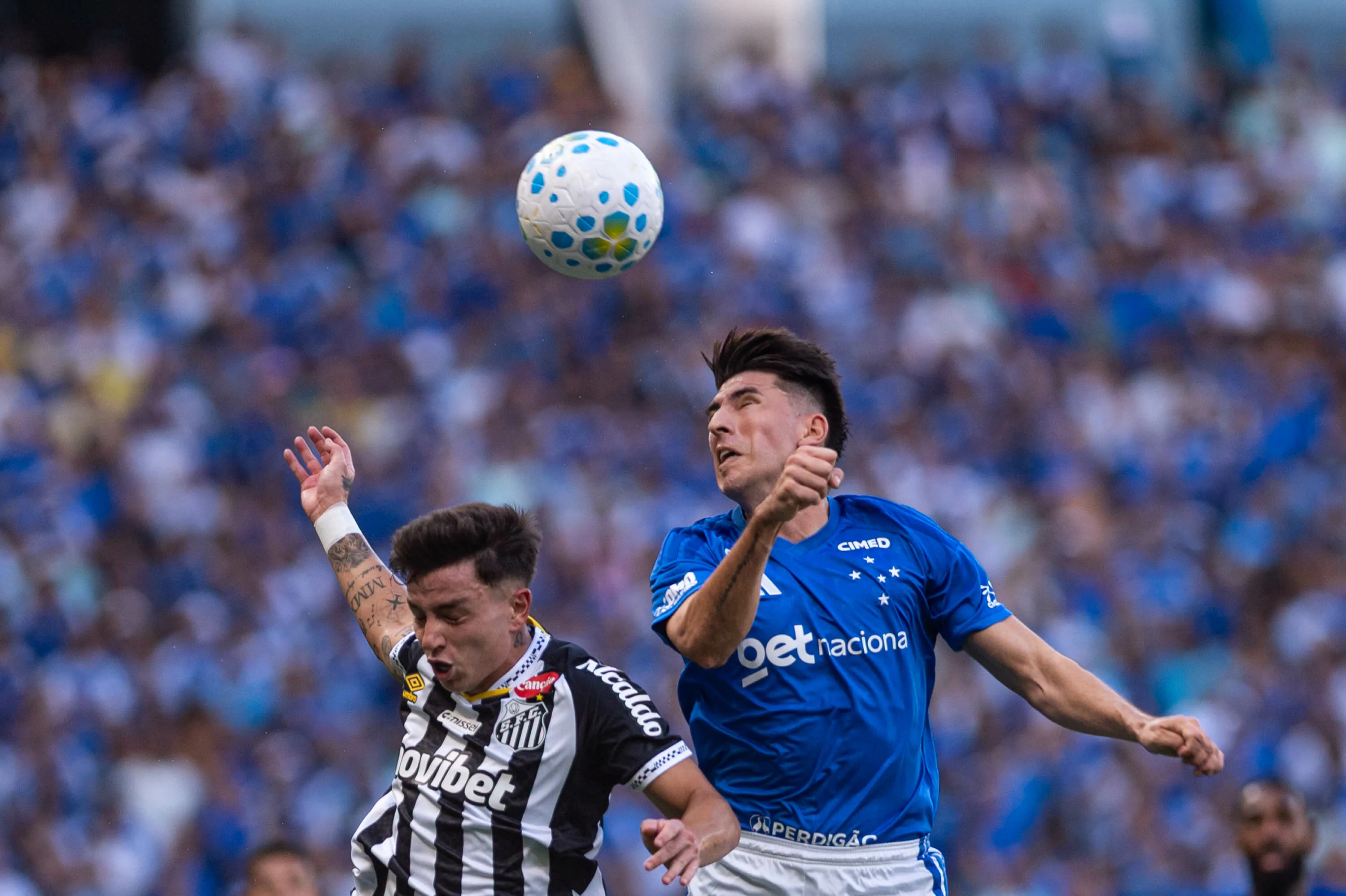 Villalba jogador do Cruzeiro durante partida contra o Santos no estadio Mineirao pelo campeonato Brasileiro A 2026. Foto: Alessandra Torres/AGIF