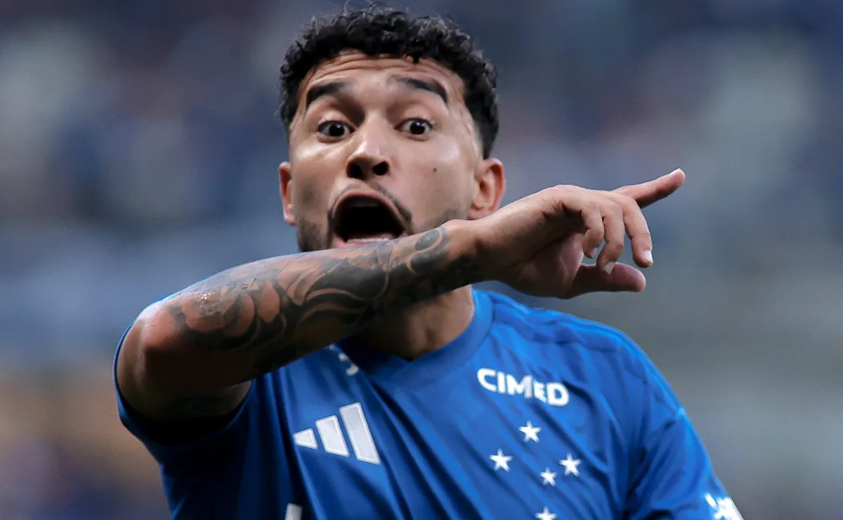 Grêmio desmente interesse em William e lateral vai seguir no Cruzeiro, confirma Jorge Nicola