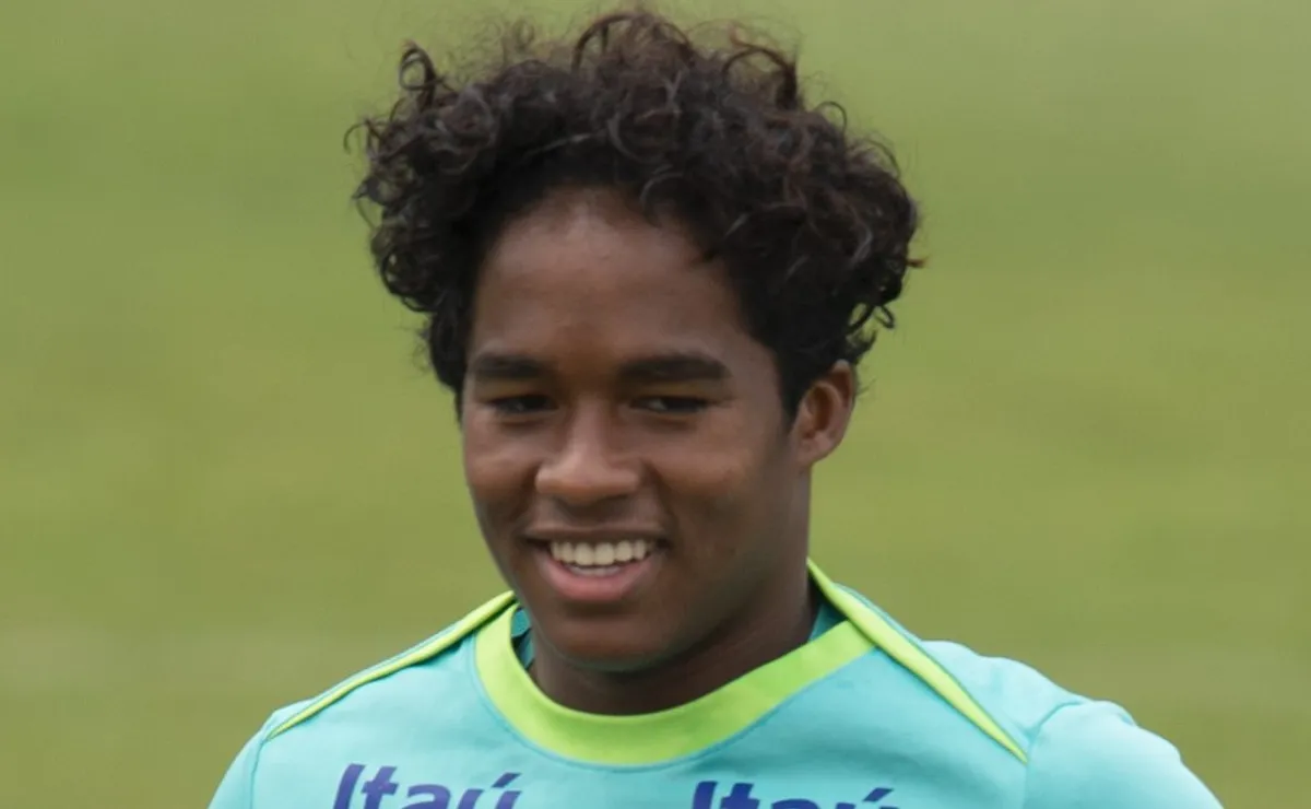 Endrick estará garantido na Copa do Mundo caso Estêvão não se recupere a tempo da competição