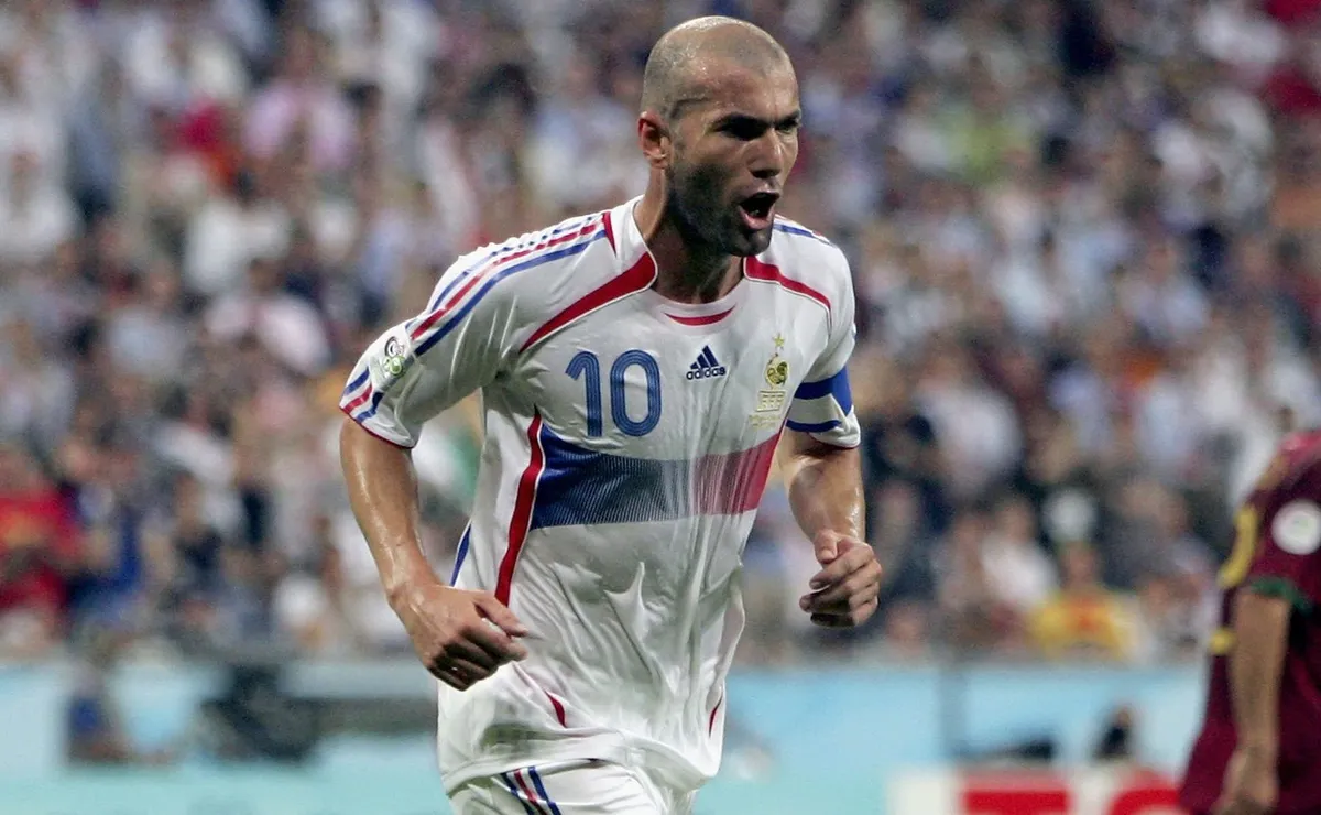 Zidane brilhou em Copas do Mundo e conduziu a França a momentos históricos inesquecíveis