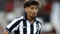 Volante deu a sua opinião - Foto: Vítor Silva/Botafogo. Imagem protegida pela Lei do Direito Autoral Nº 9.610, DE 19 DE FEVEREIRO DE 1998. Sendo proibido qualquer uso comercial, remunerado e manipulacao/alteracao da obra.