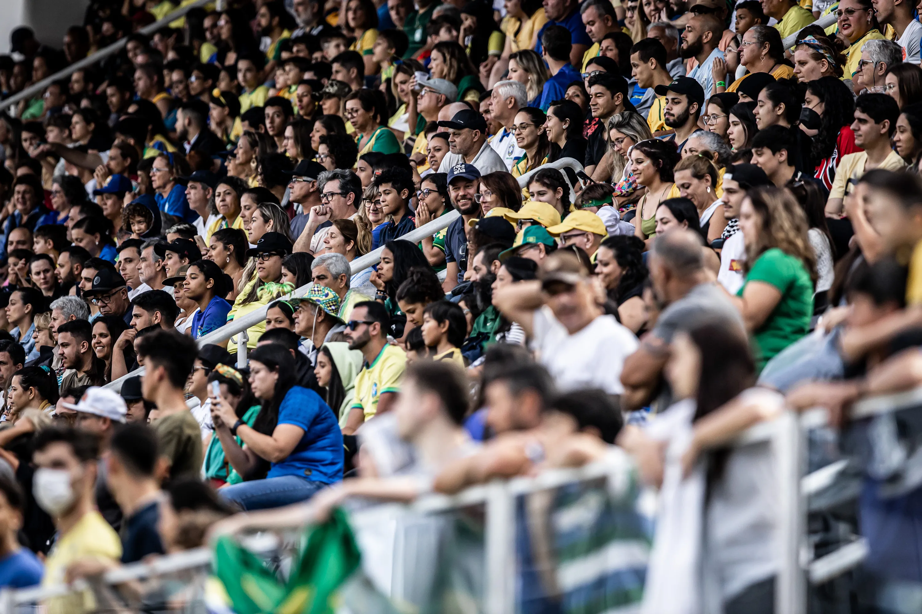 Fãs do futebol feminino. Foto: Raul Baretta/AGIF
