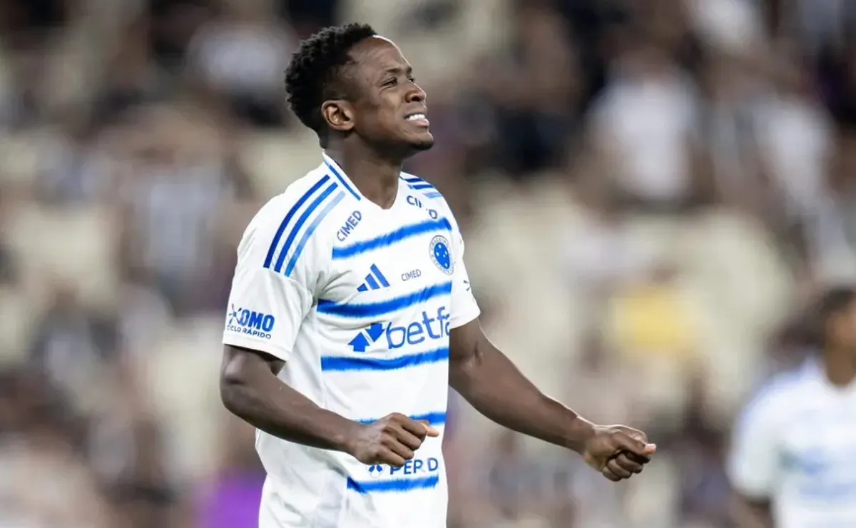 Sinisterra volta em Goiás x Cruzeiro e tem atuação discreta em empate na Copa do Brasil