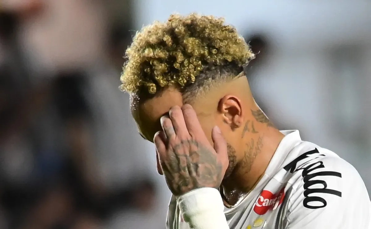 Santos fica apenas no empate contra o Coritiba e situação revolta a torcida do Peixe