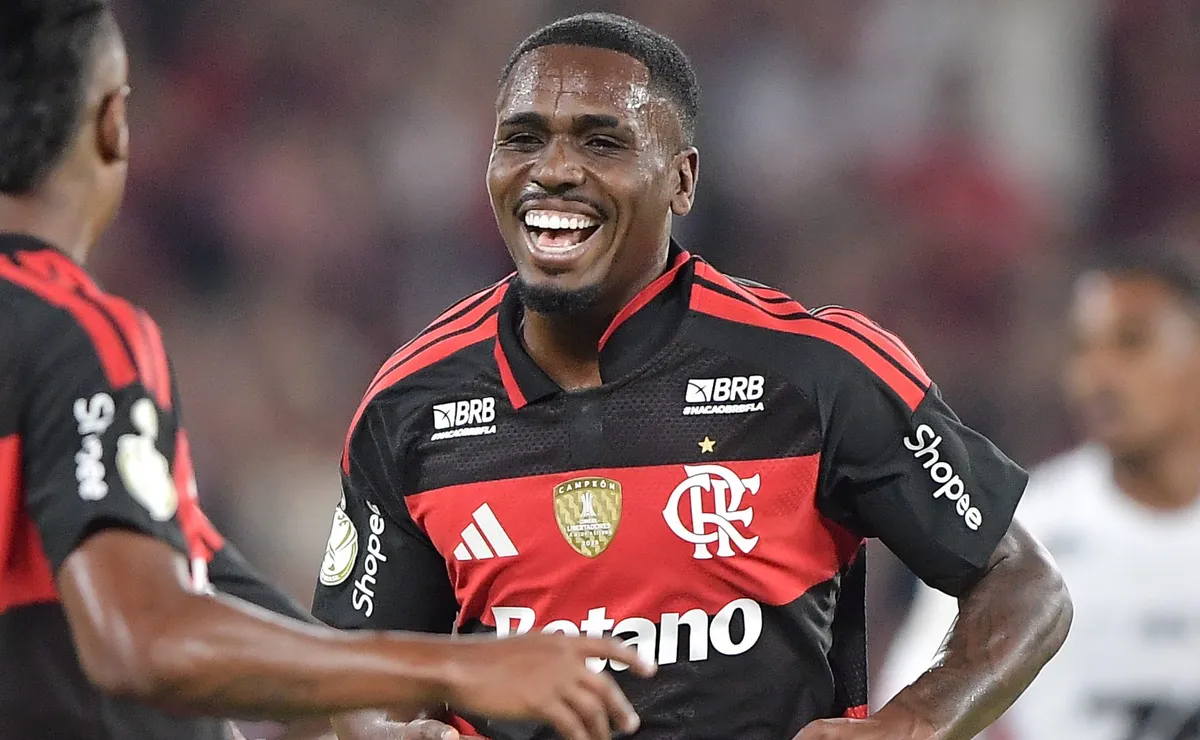 Evertton Araújo encerra jejum de 325 dias, marca e ajuda Flamengo a vencer o Vitória no Maracanã